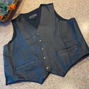Wilsons Black Leather Vest Large With Snap Closure